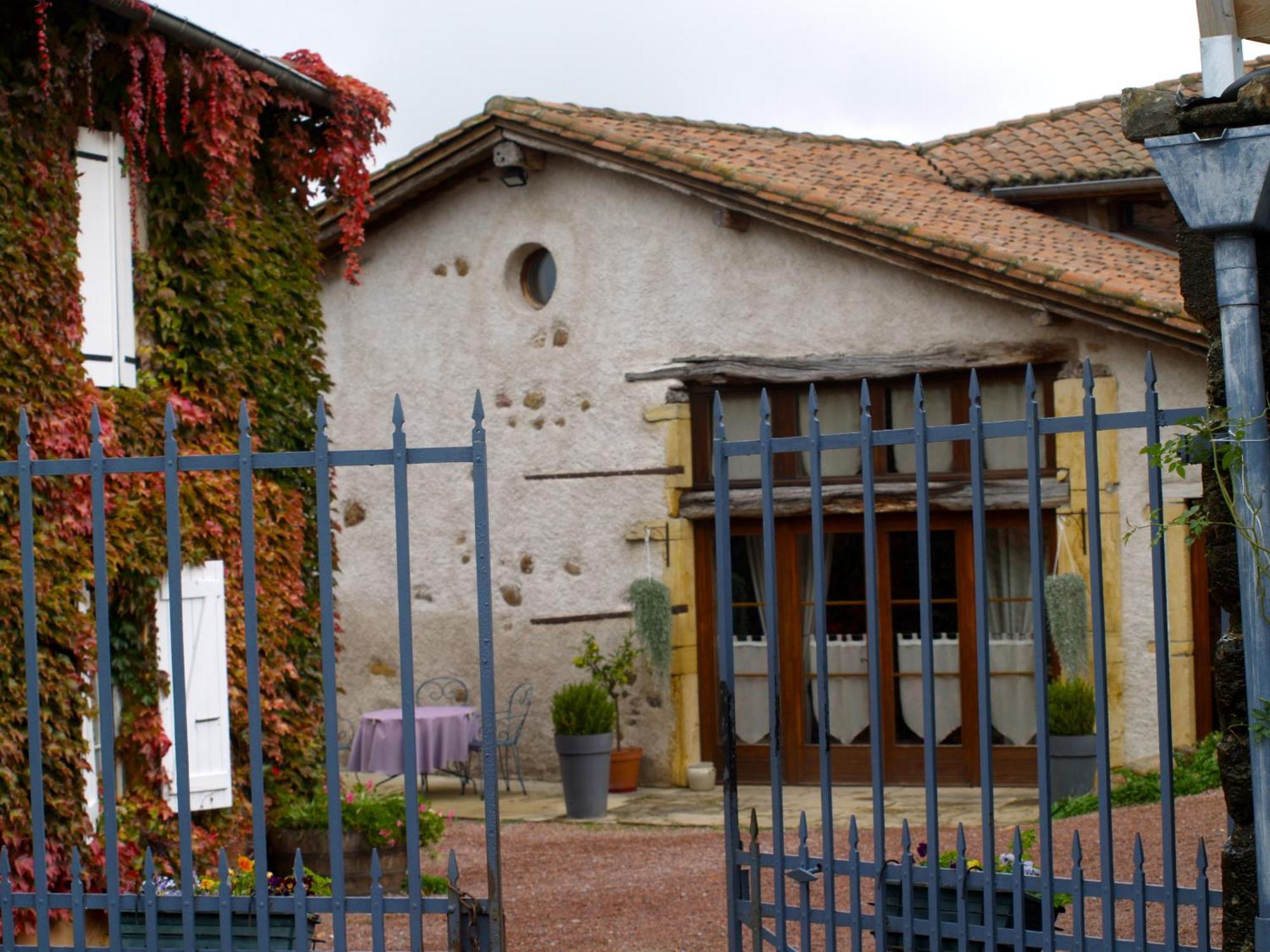 La Grange Villa Coutouvre Exterior photo